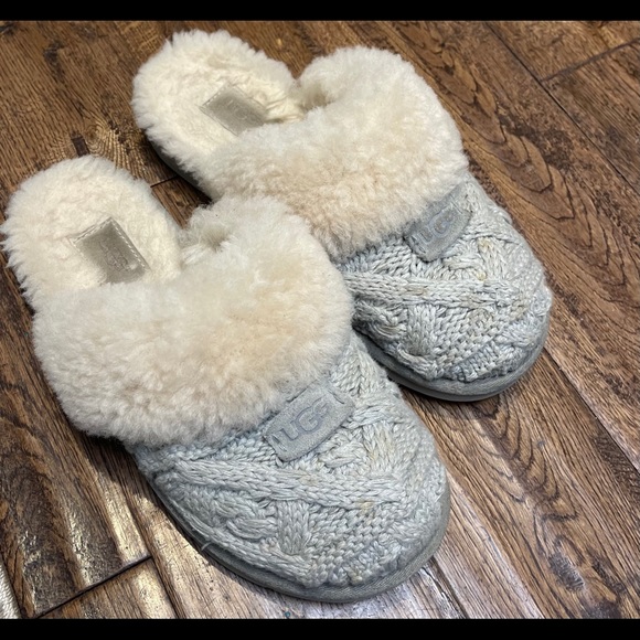UGG Shoes - UGG - light grey cozy knit slippers